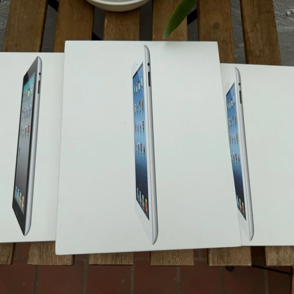 Apple iPad black or white empty box package only